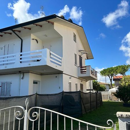 Sunflowers House Punta Marina Exterior photo